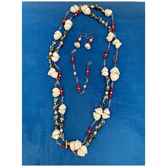 🎉🎉 HP - Jwlry & Acc Party 🎉🎉Shelling Out - 55” handmade, w/earrings - Picture 2 of 5